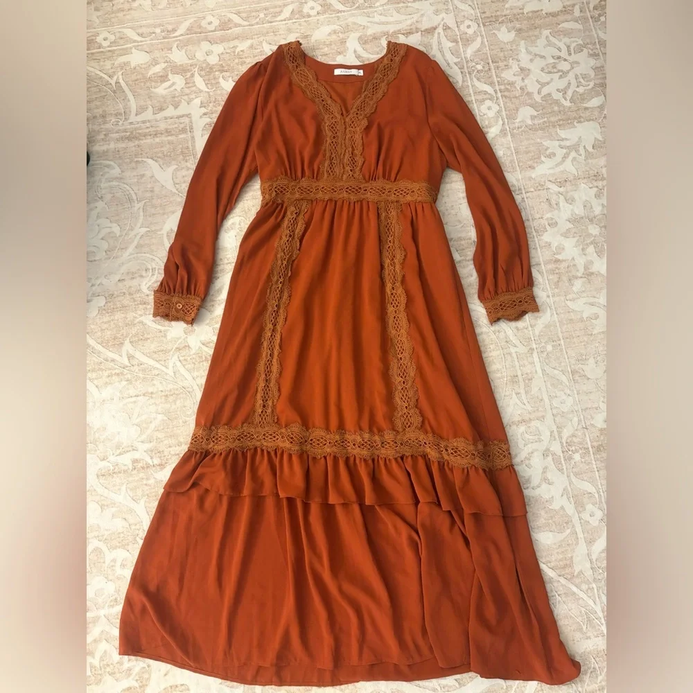 Chic Long Sleeve Rust Dress with Lace Detail Tiered Size xl - Picture 1 of 3